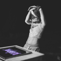 Elsa Hewitt - Inhaler