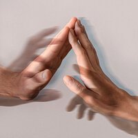 Luna May feat. Sam Phay - Reluctantly Romantic